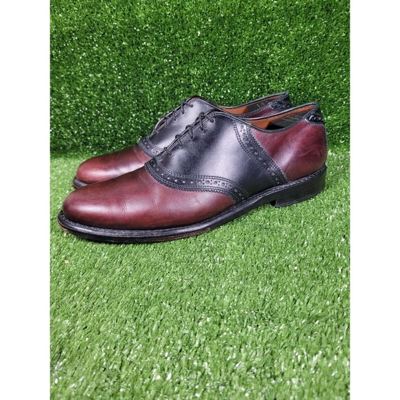 Men's Two-Tone Leather Dress Shoes - Picture 4 of 14
